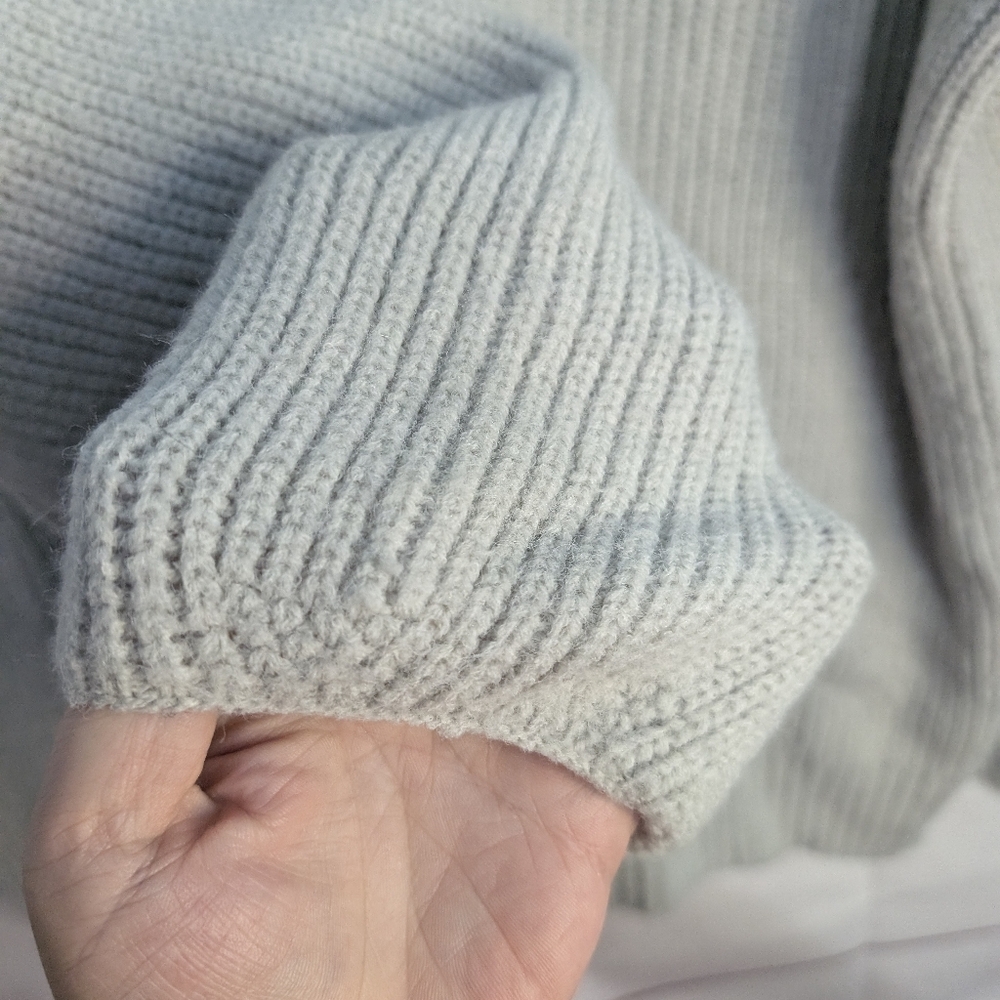 SHEIN Thick Cozy Warm Knit 🧶 Turtle 🐢 Neck Sweater Size M - Picture 3 of 6